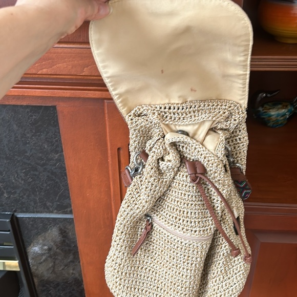 THE SAK- Avalon -Crochet Convertible Backpack- EUC/SFH - Picture 4 of 8